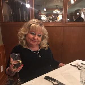 Meet your Posher, Suzanne